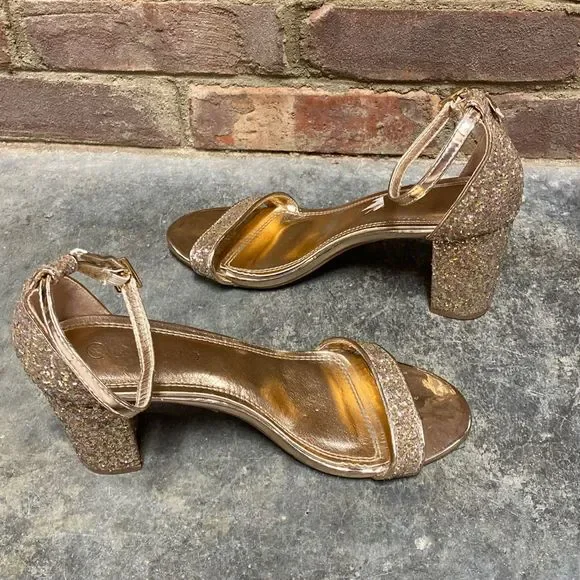 Elegant Gold Glitter Heels - Picture 5 of 8